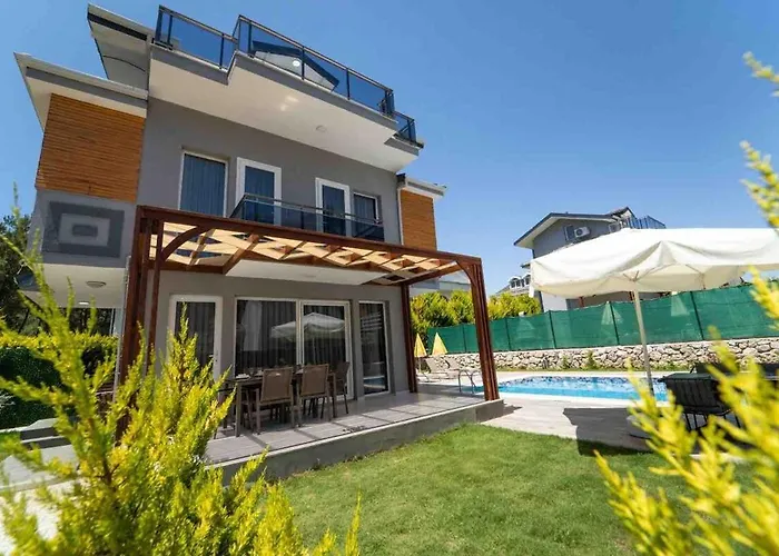 Ekin With Pool In Hisaroenu,oeluedeniz Vilă *