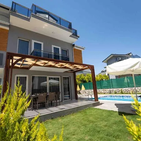 Ekin With Pool In Hisaroenu,oeluedeniz Vila *